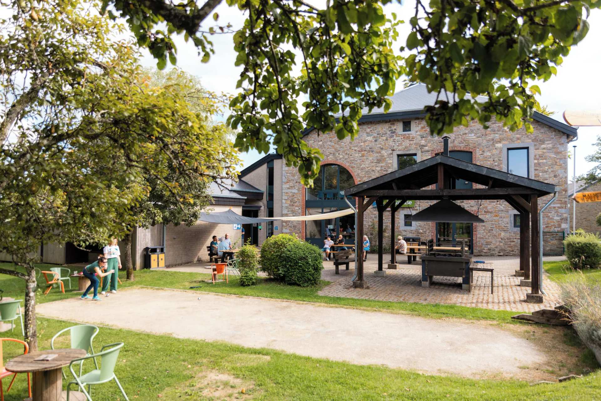 Auberge de Jeunesse de La Roche - Champlon
