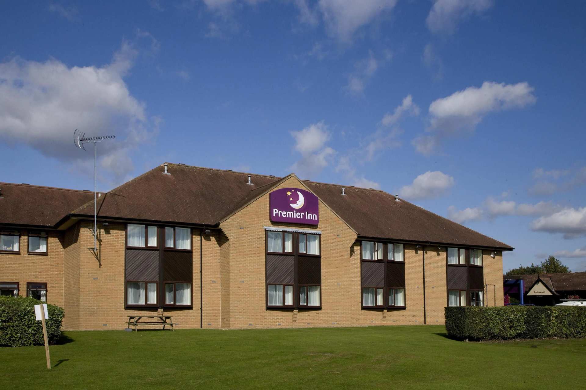 Premier Inn Northampton West - Harpole