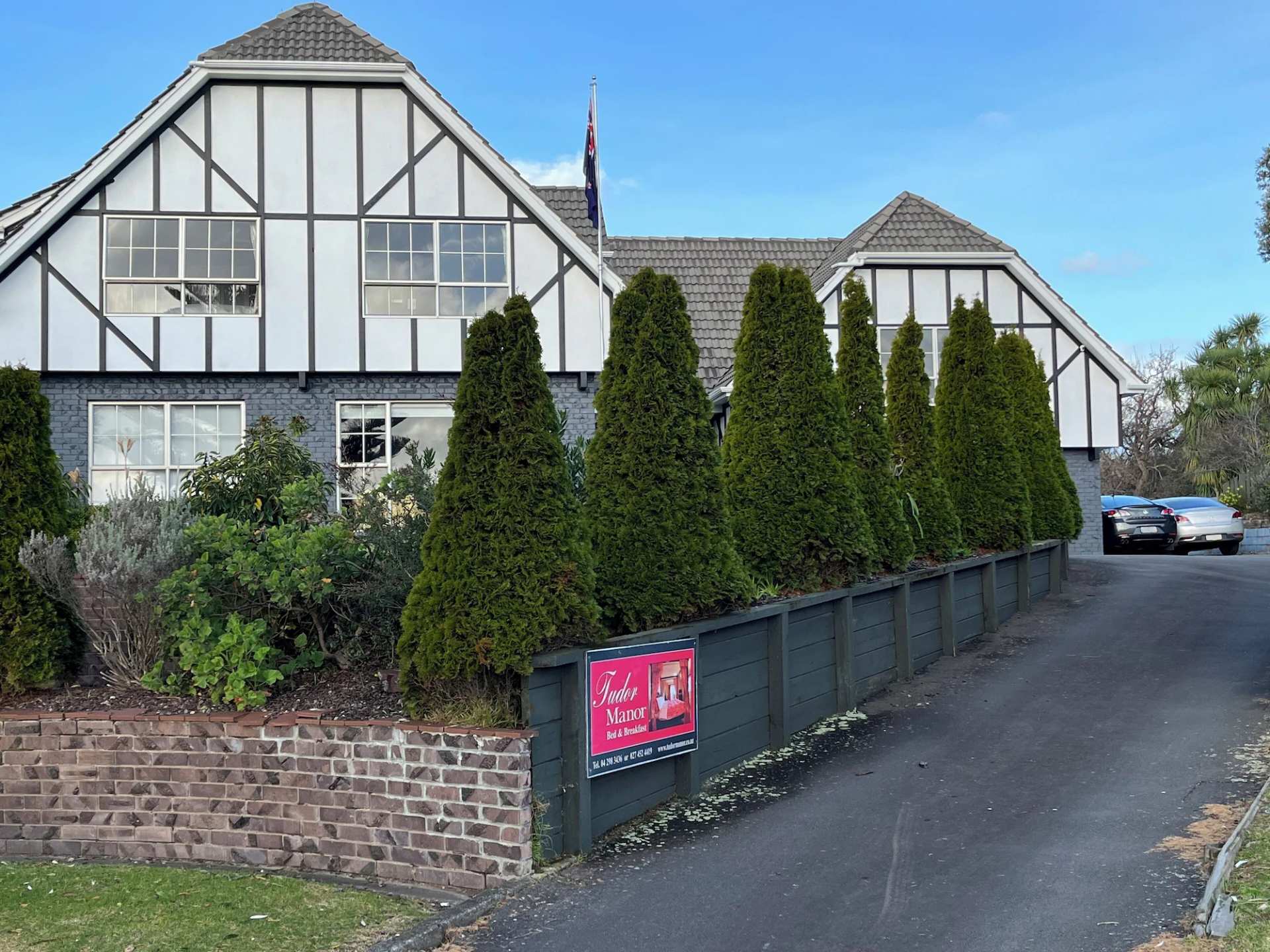 Tudor Manor Bed & Breakfast