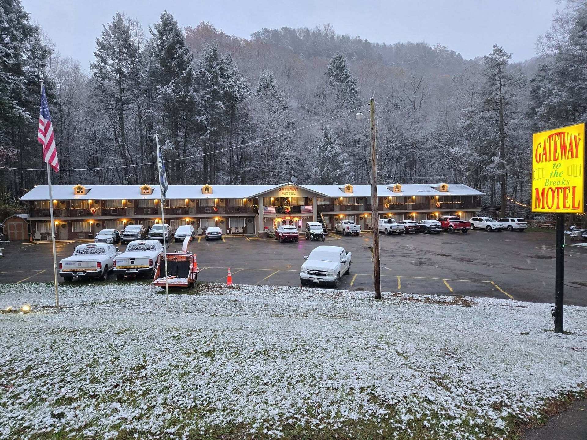 Gateway To The Breaks Motel
