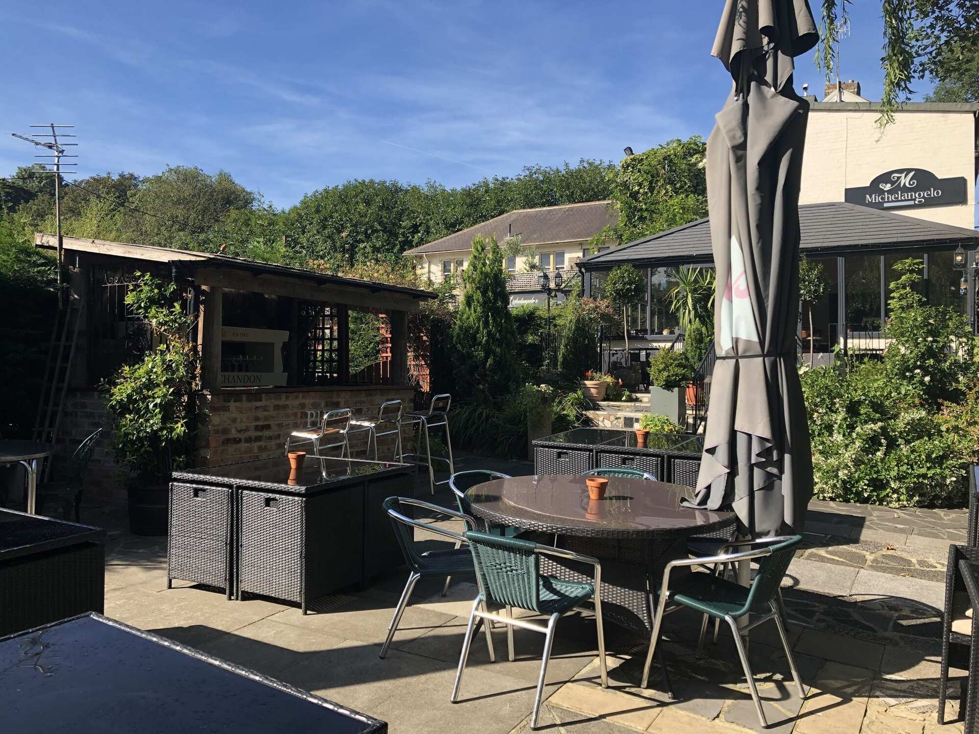Michelangelos - Rooms, Restaurant & Bar