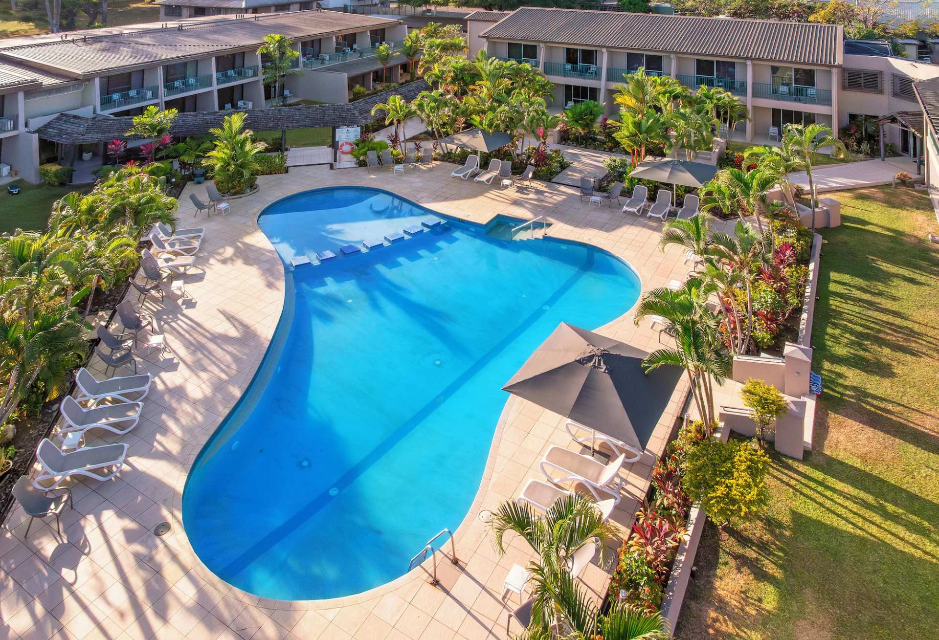 Tanoa Waterfront Hotel