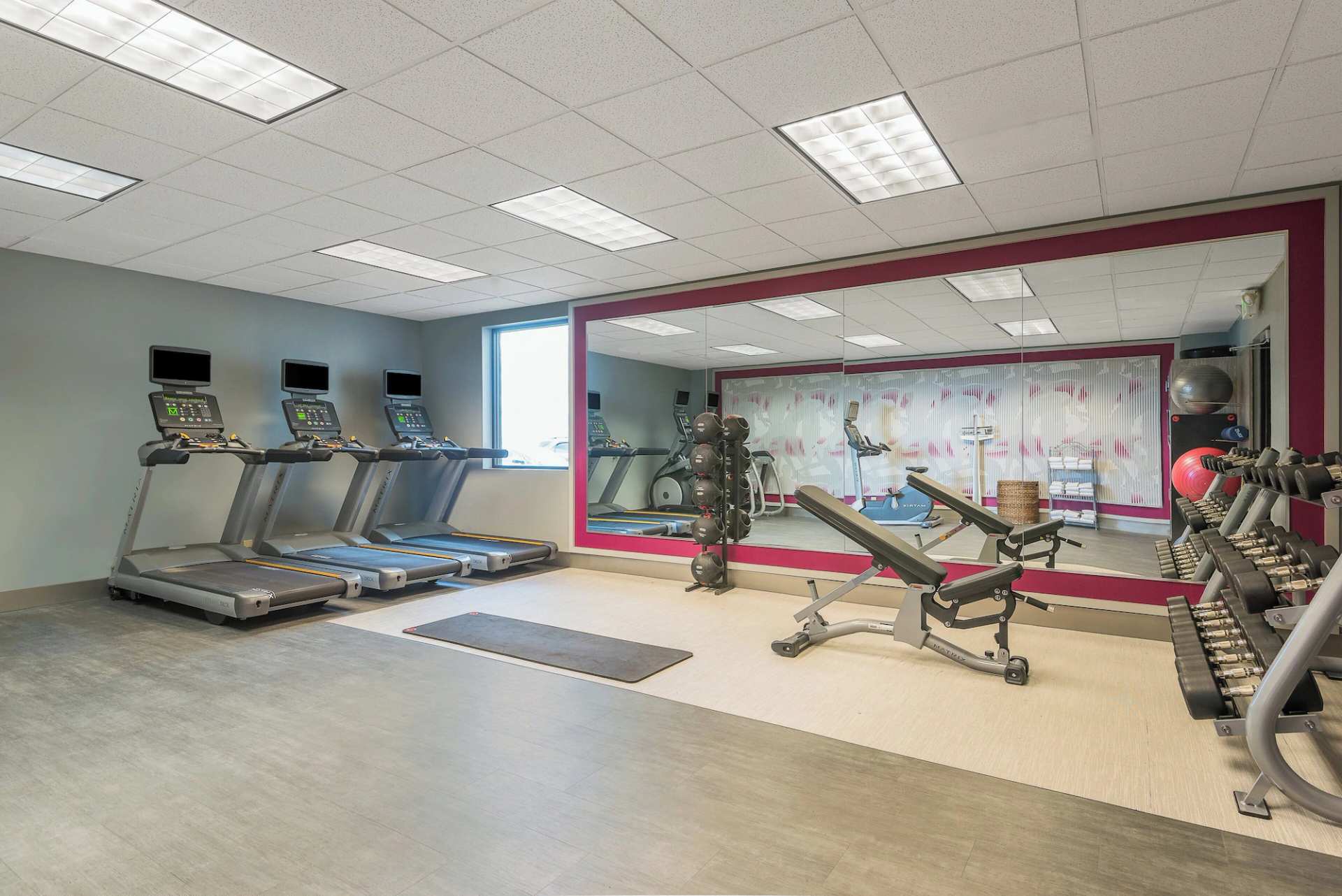 Crowne Plaza Indianapolis-Airport by IHG