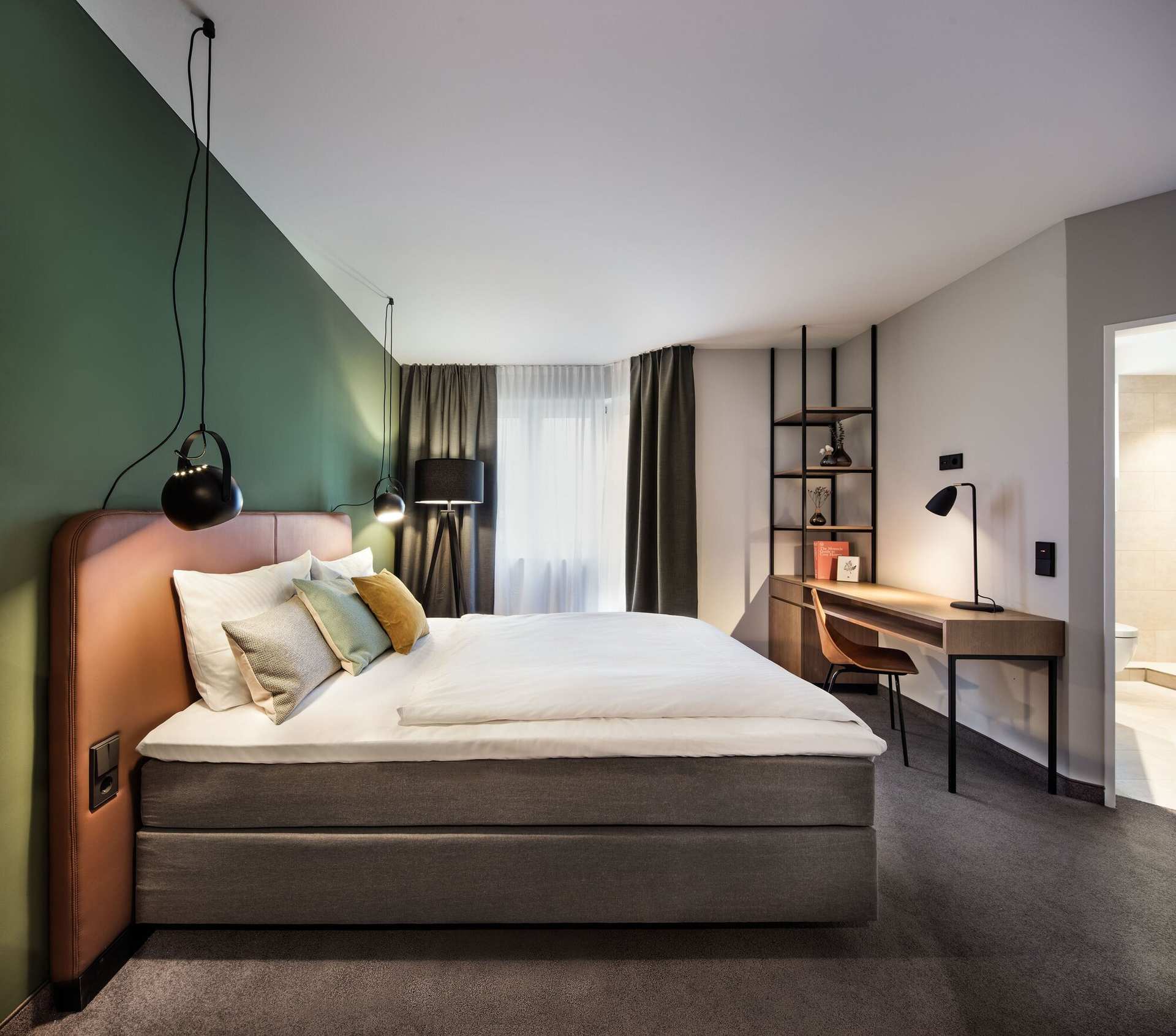 Single room with shower and WC