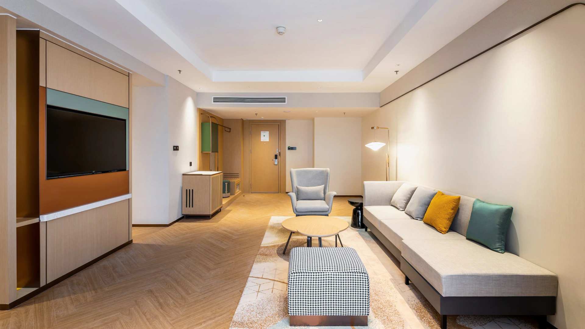 Holiday Inn Chongqing Guanyinqiao by IHG