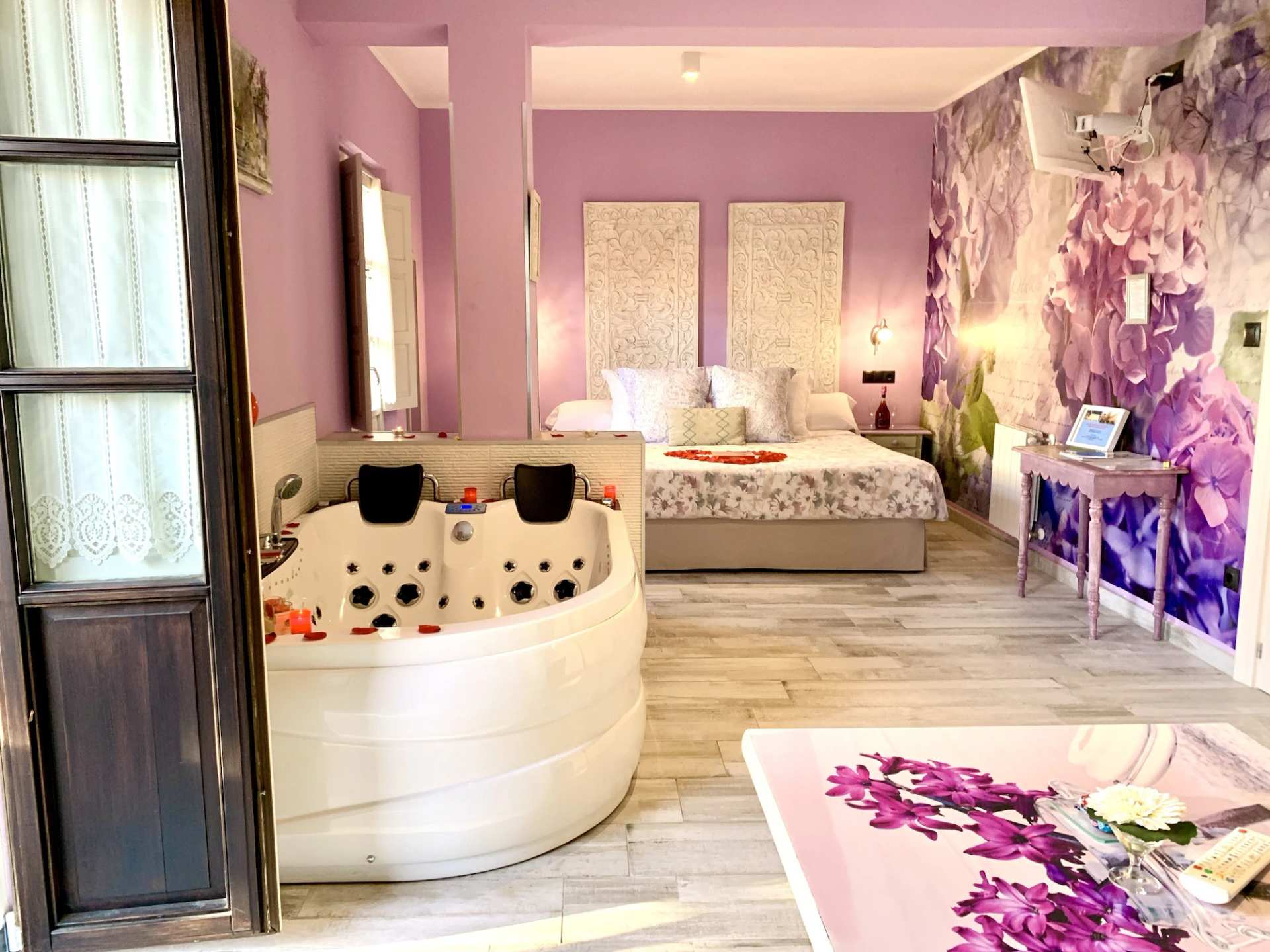 Akla Suites con Jacuzzi Santillana