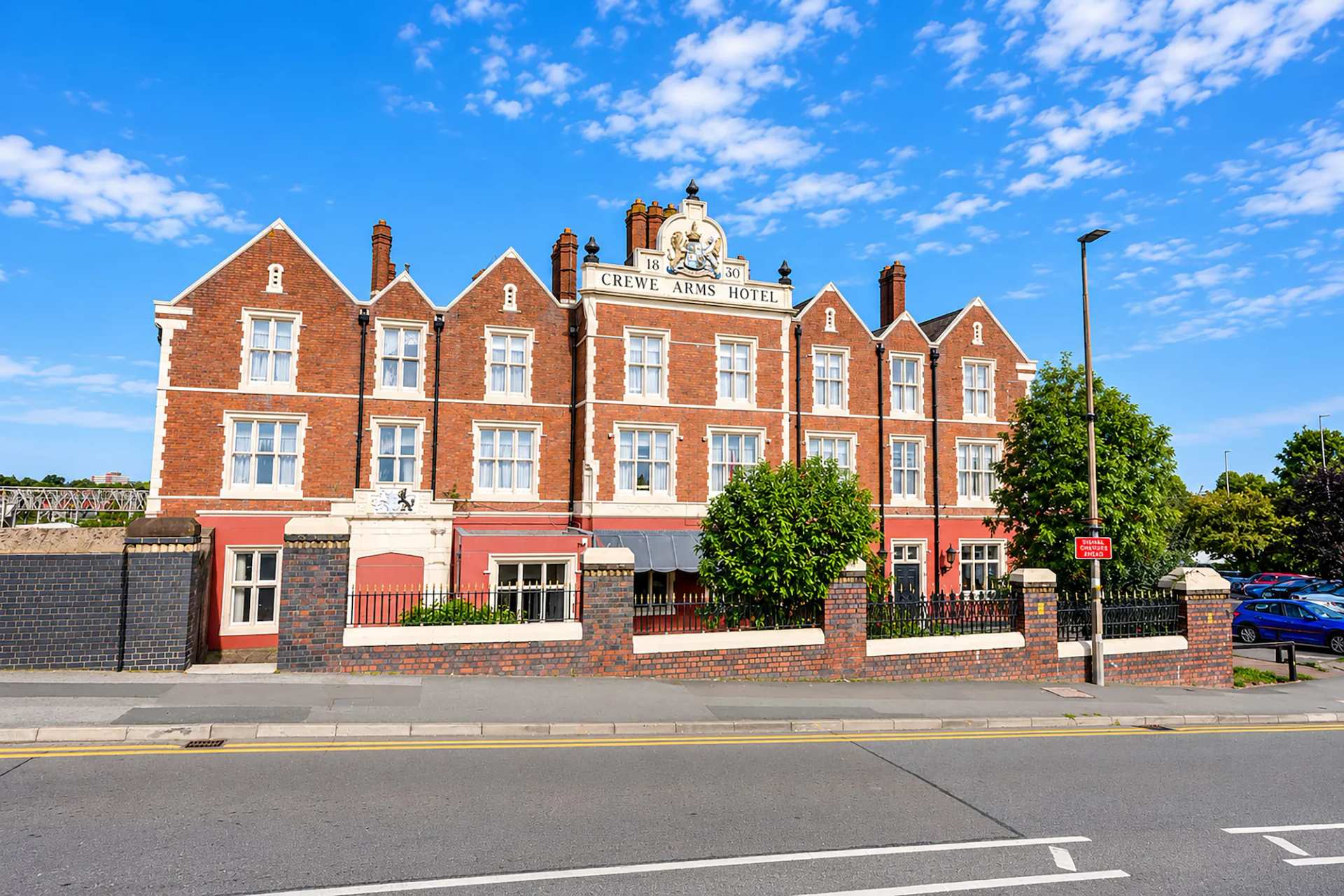 Belvilla Crewe Arms Hotel