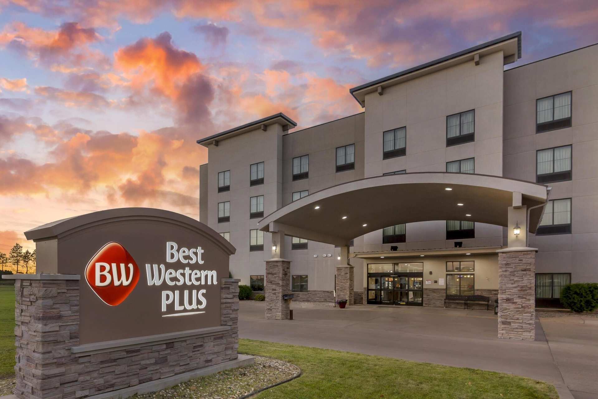 Best Western Plus Williston Hotel & Suites