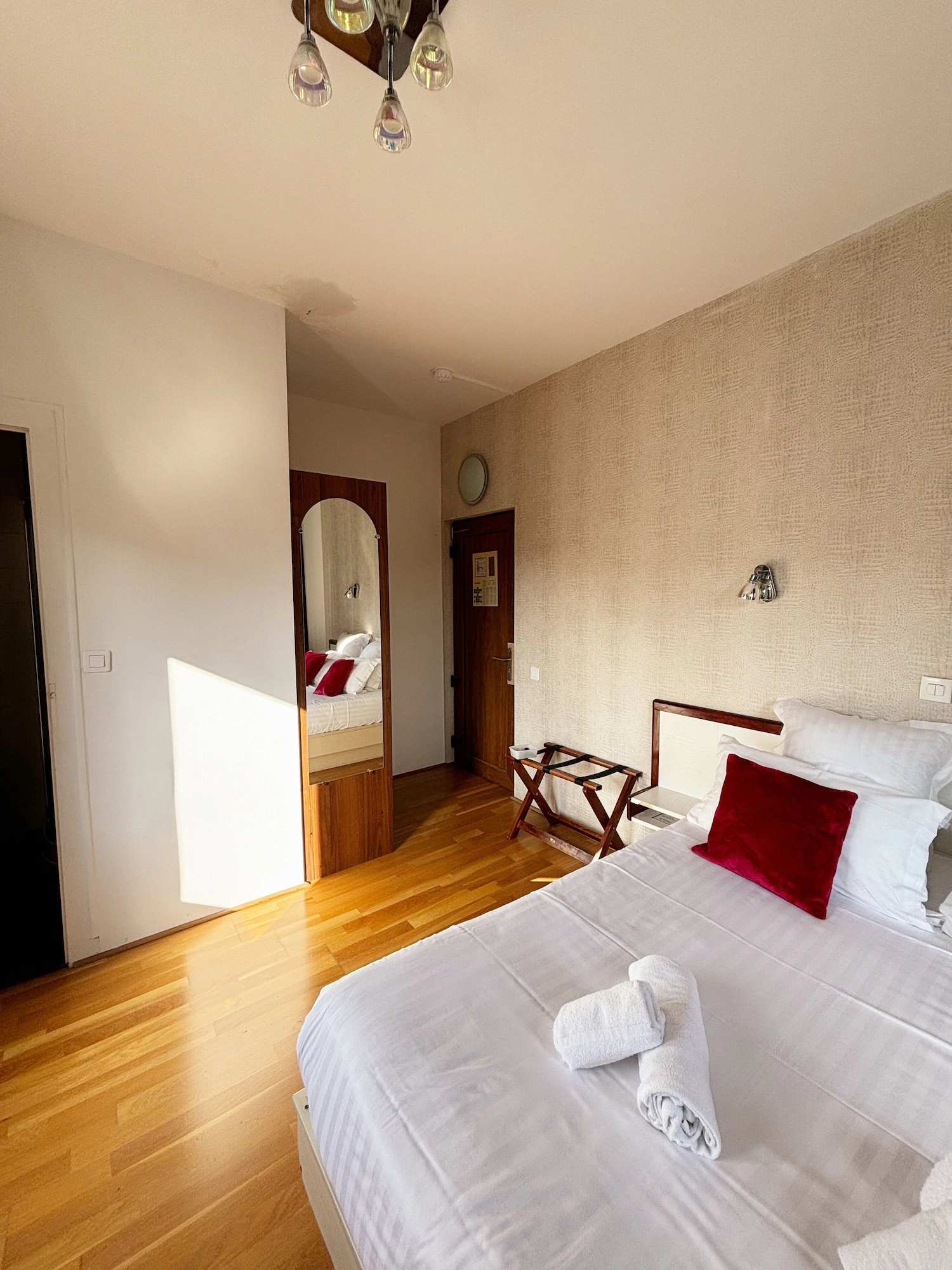 Le Divona Hotel & Bar Au Coeur de Divonne-Les-Bains