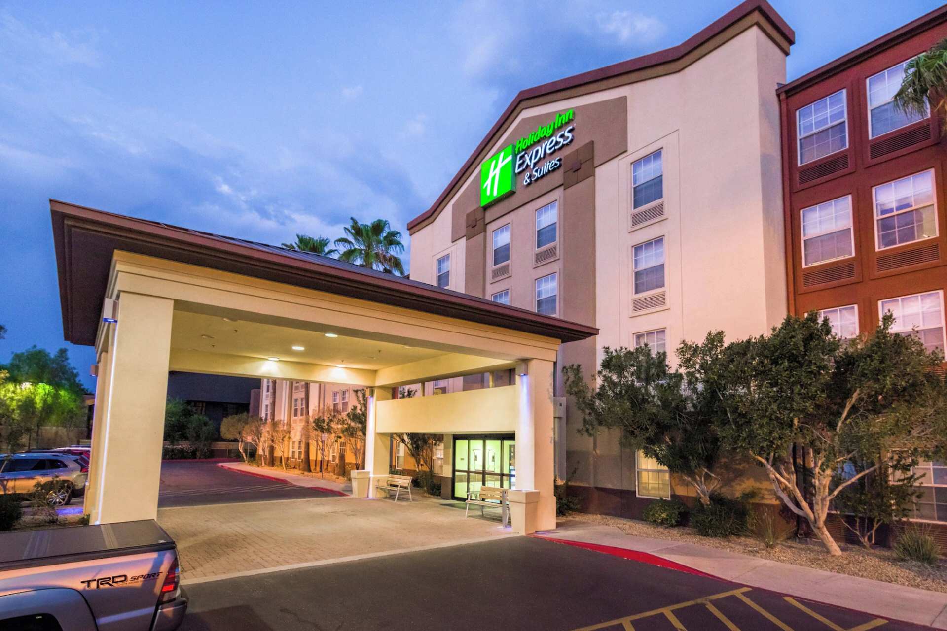Holiday Inn Express Phoenix-Airport/University Drive by IHG