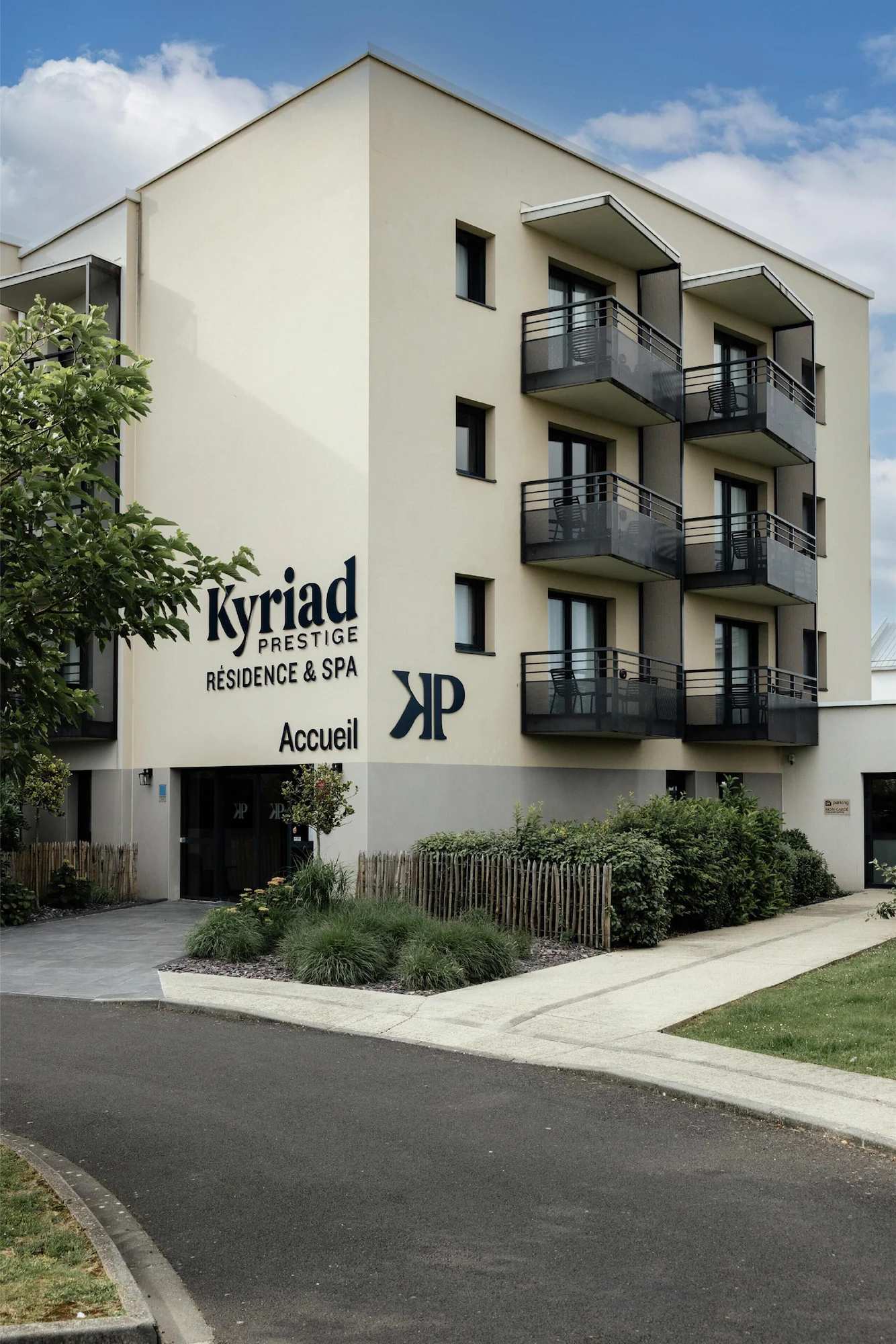 Kyriad Prestige Residence & Spa Cabourg-Dives-sur-Mer