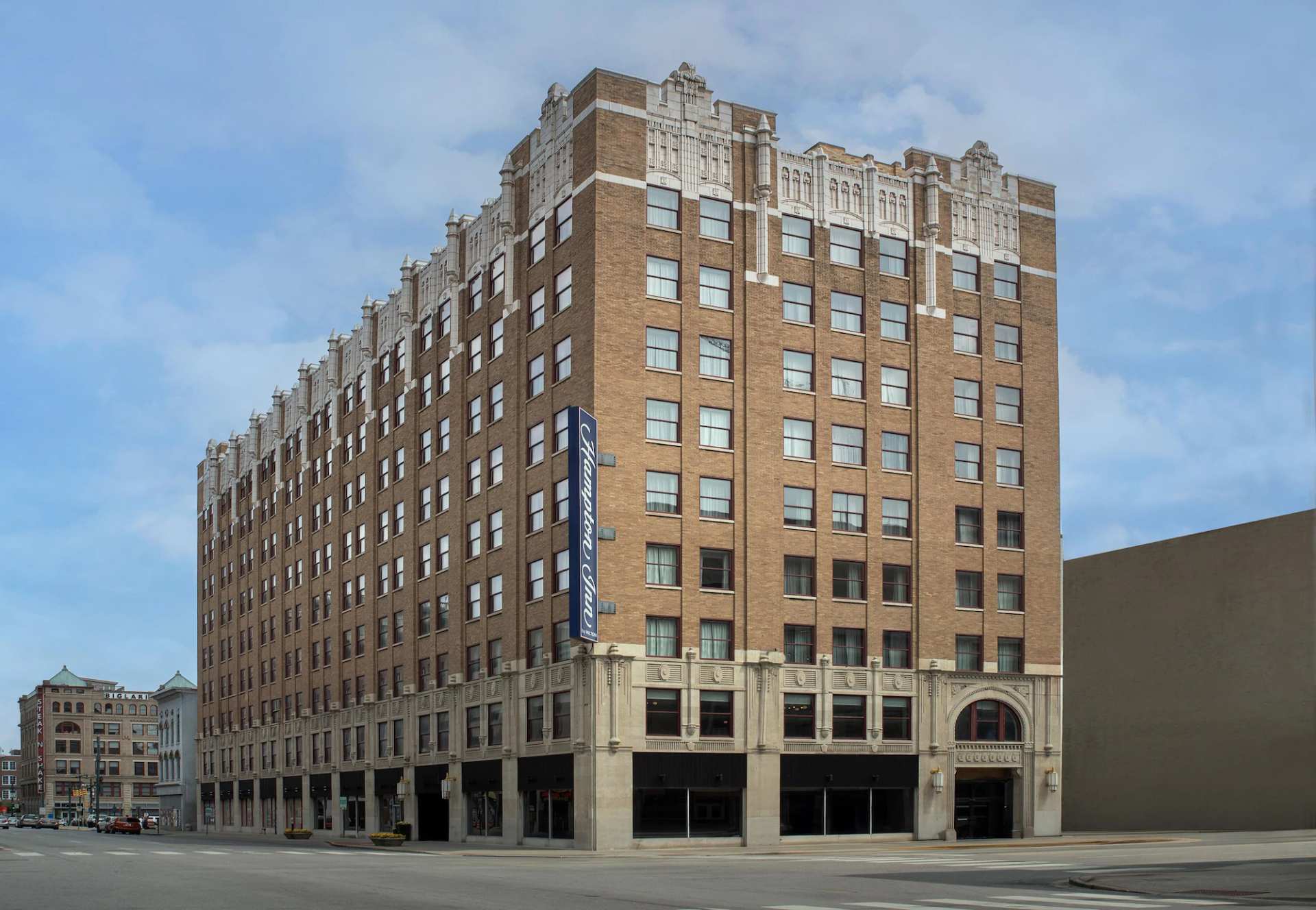 Hampton Inn Indianapolis Downtown Across from Circle Centre