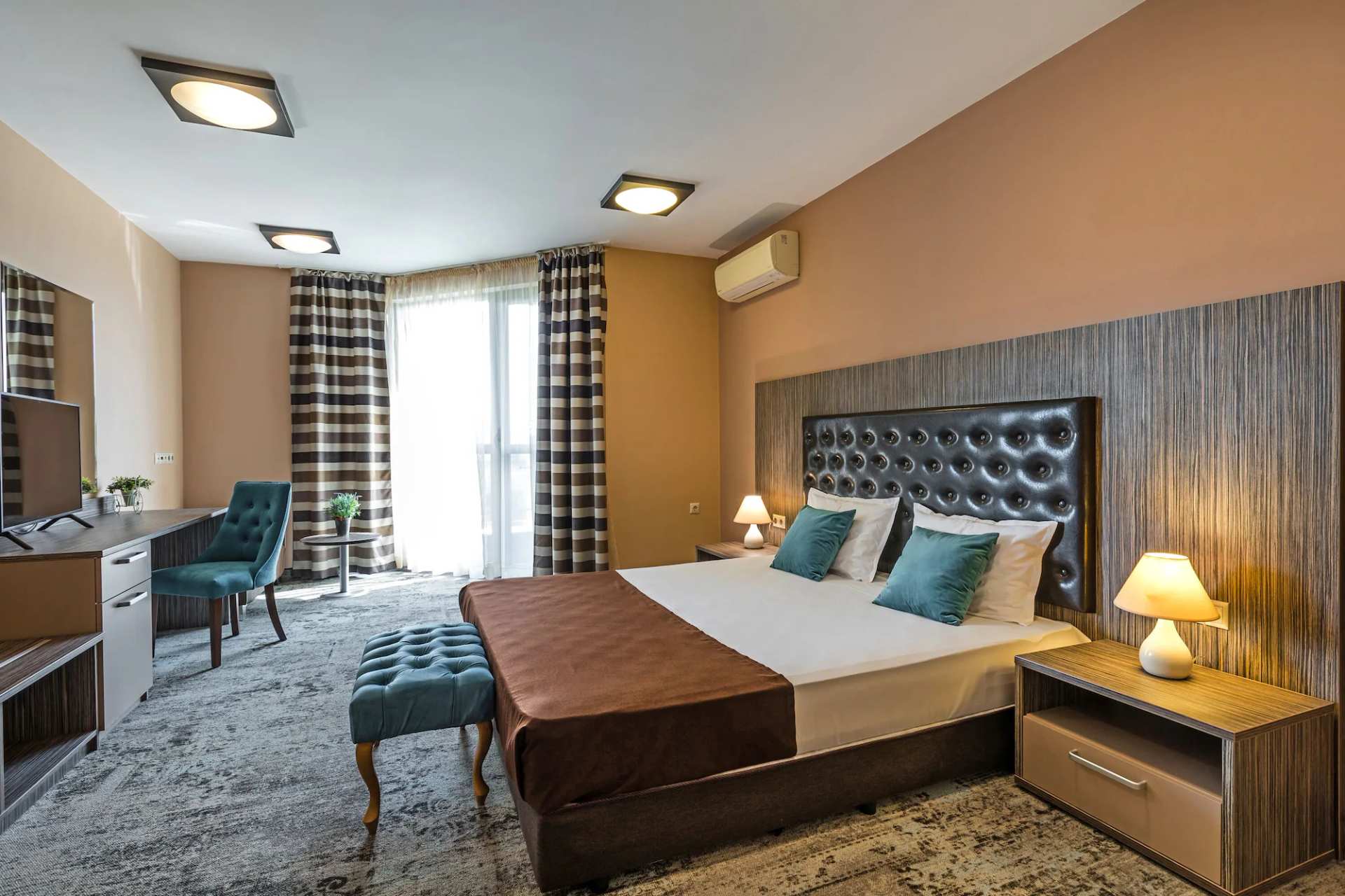 Plaza Hotel Plovdiv - Free Parking