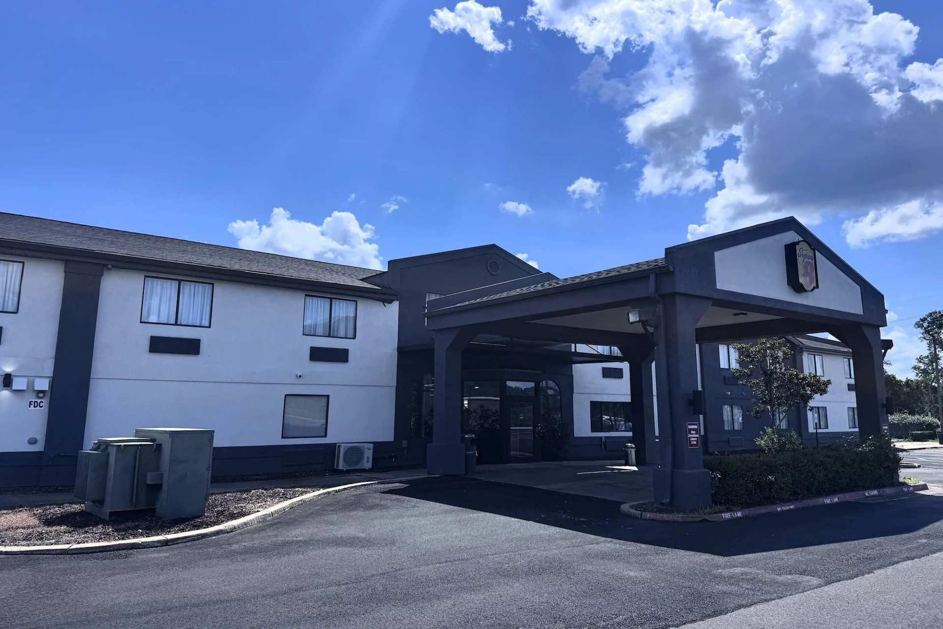 Super 8 by Wyndham Clinton/Jackson West