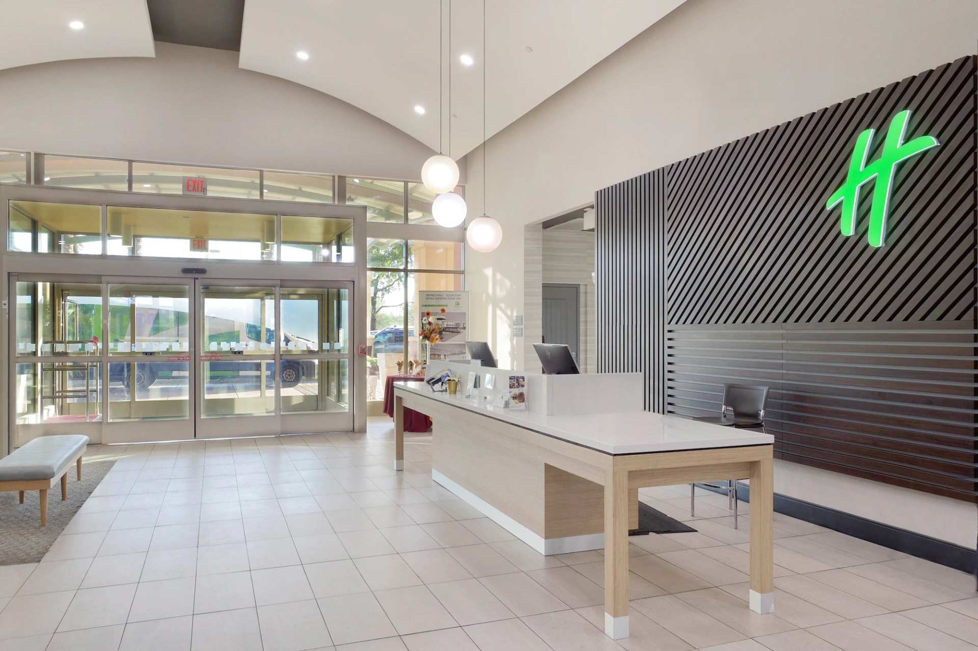 Holiday Inn & Suites Phoenix Airport by IHG