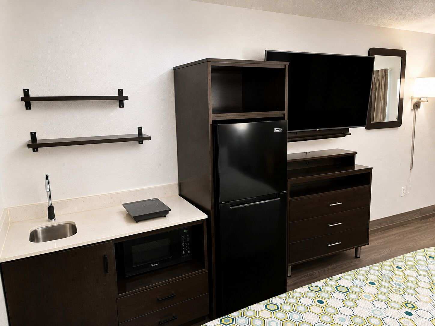 HomeTowne Studios by Red Roof Birmingham - Highway 280