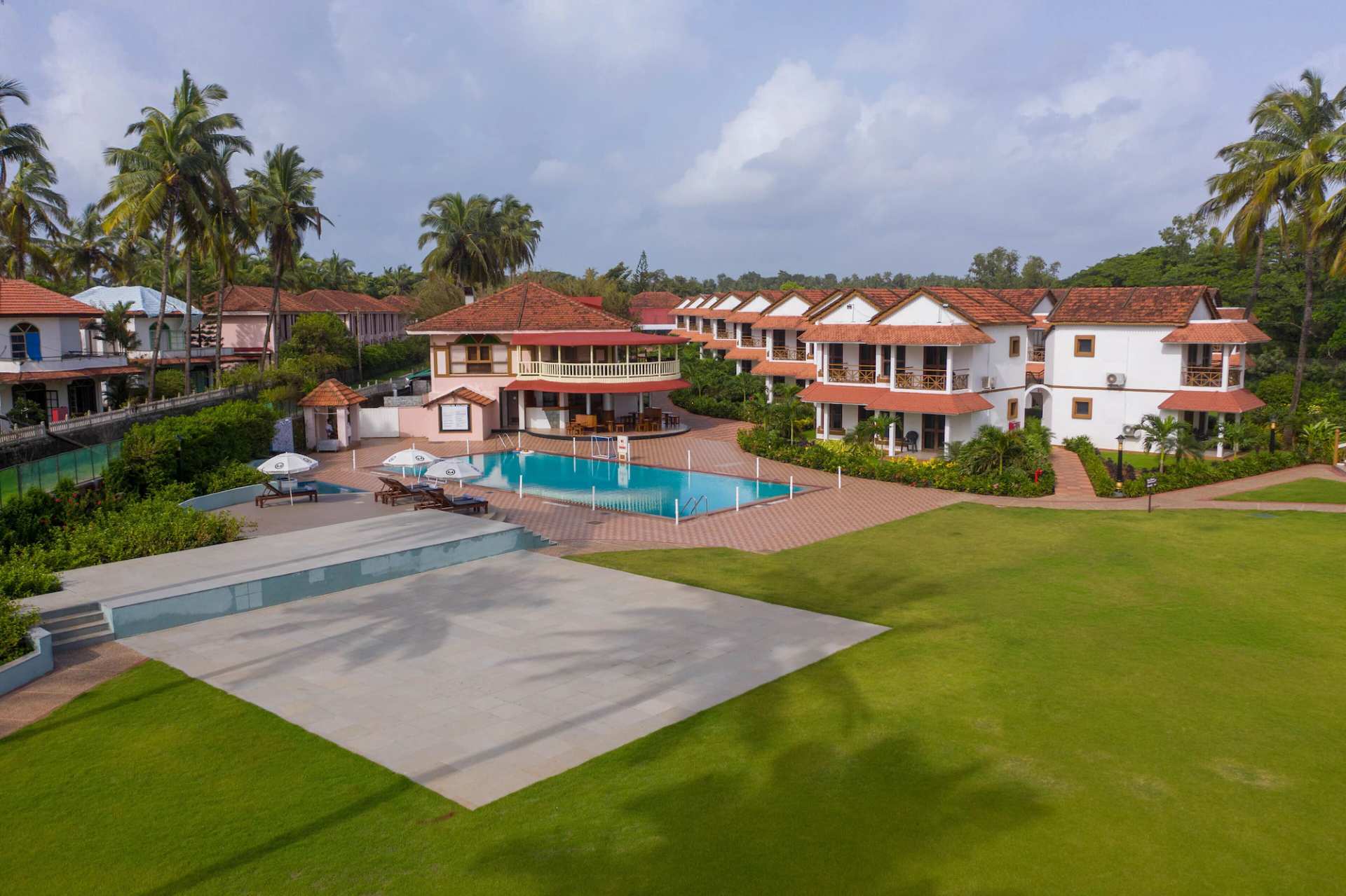 Nanu Beach Resort & Spa
