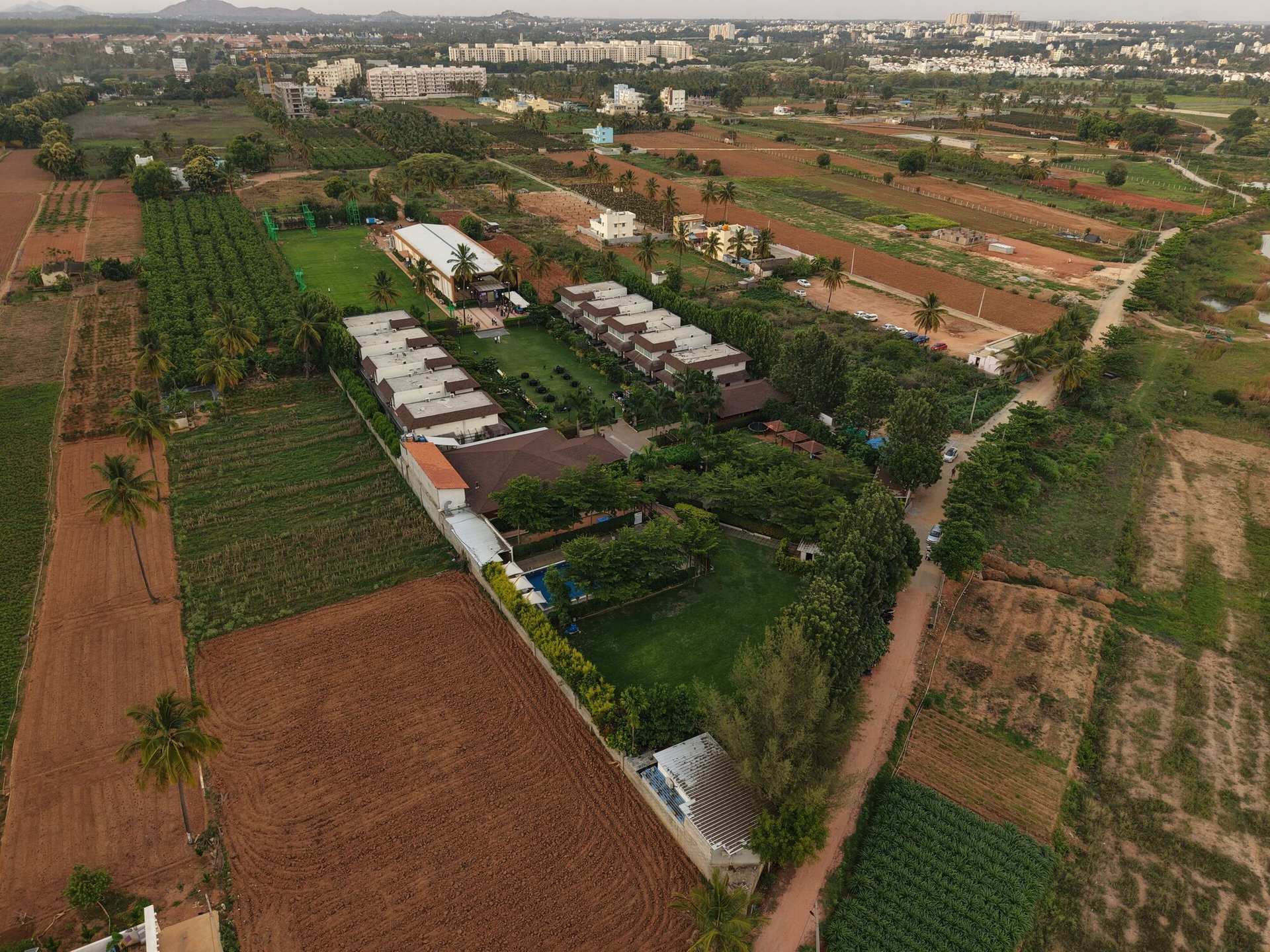 Veerdency Luxury Resort - 3 Km to Banglore Airport Hotel