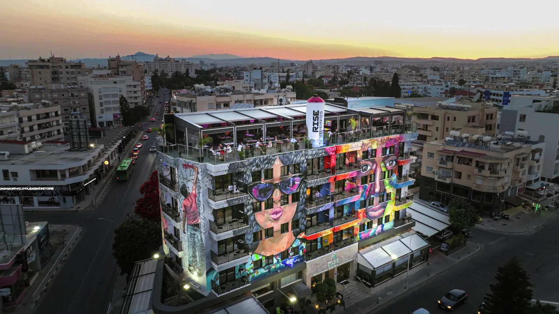 Rise Urban Art Hotel