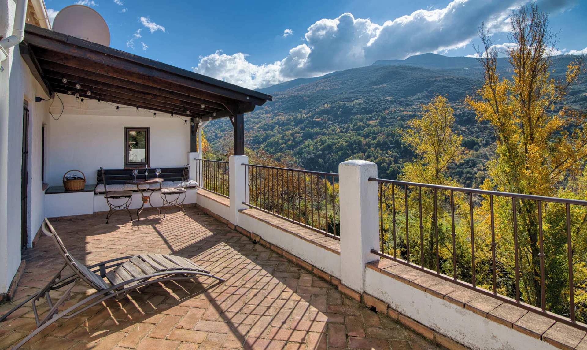 Casa Rural Arroyo de la Greda, your perfect base for activities in Sierra Nevada and Granada