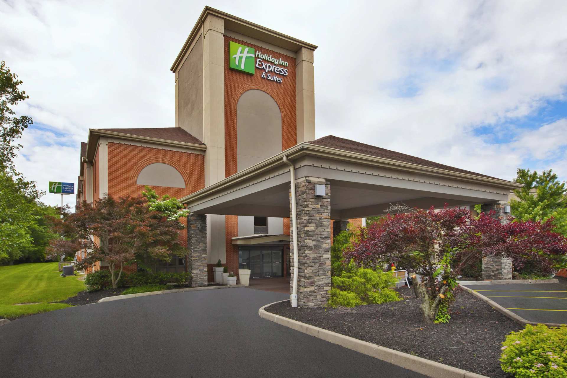 Holiday Inn Express Hotel & Suites Cincinnati Northeast-Milford by IHG
