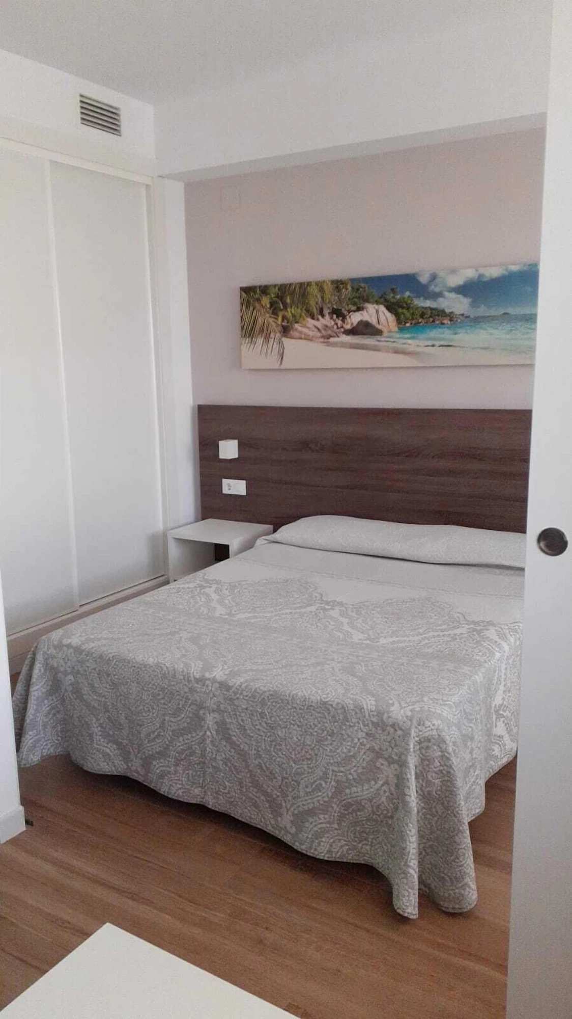 Apartahotel Marynton Iberflat - Operated by HostyKey