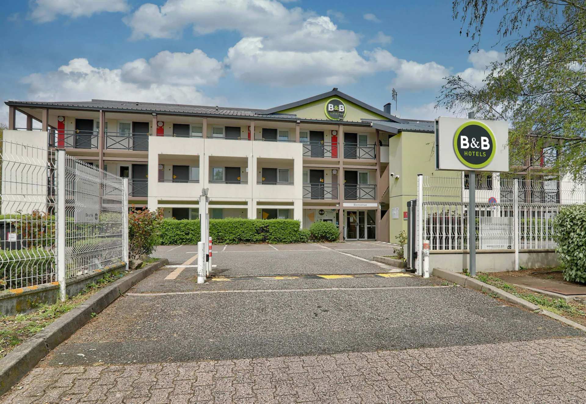 B&B HOTEL Clermont-Ferrand Le Brézet Aéroport