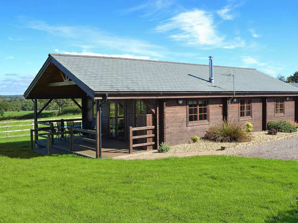 3 bedroom accommodation in Nomansland, near Tiverton