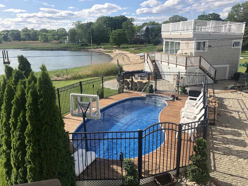 Studio, Private Beach, Kayak, Paddle board, Pool, Hot tub