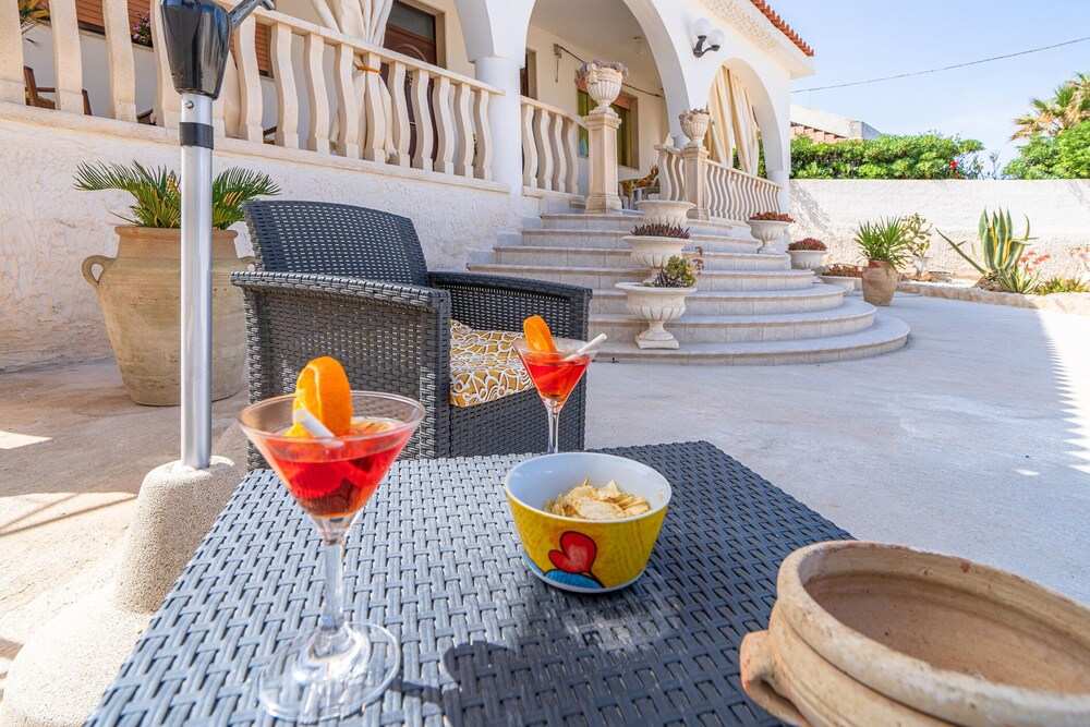Appartement \"La Casa Blu\" met privé terras & gemeenschappelijke tuin