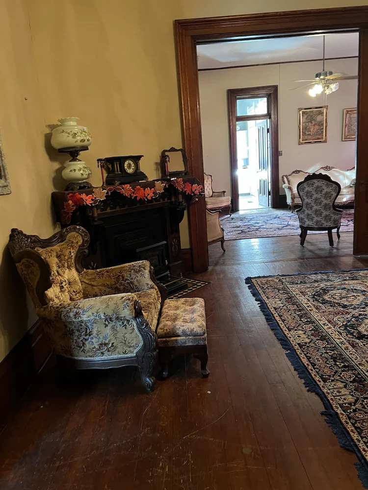 Victorian Style Mansion- Family oriented and perfect escape.