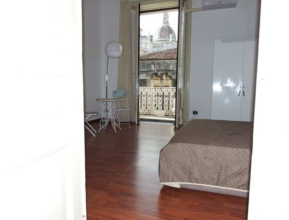 Central house - elegante appartamento in antico palazzo al centro storico