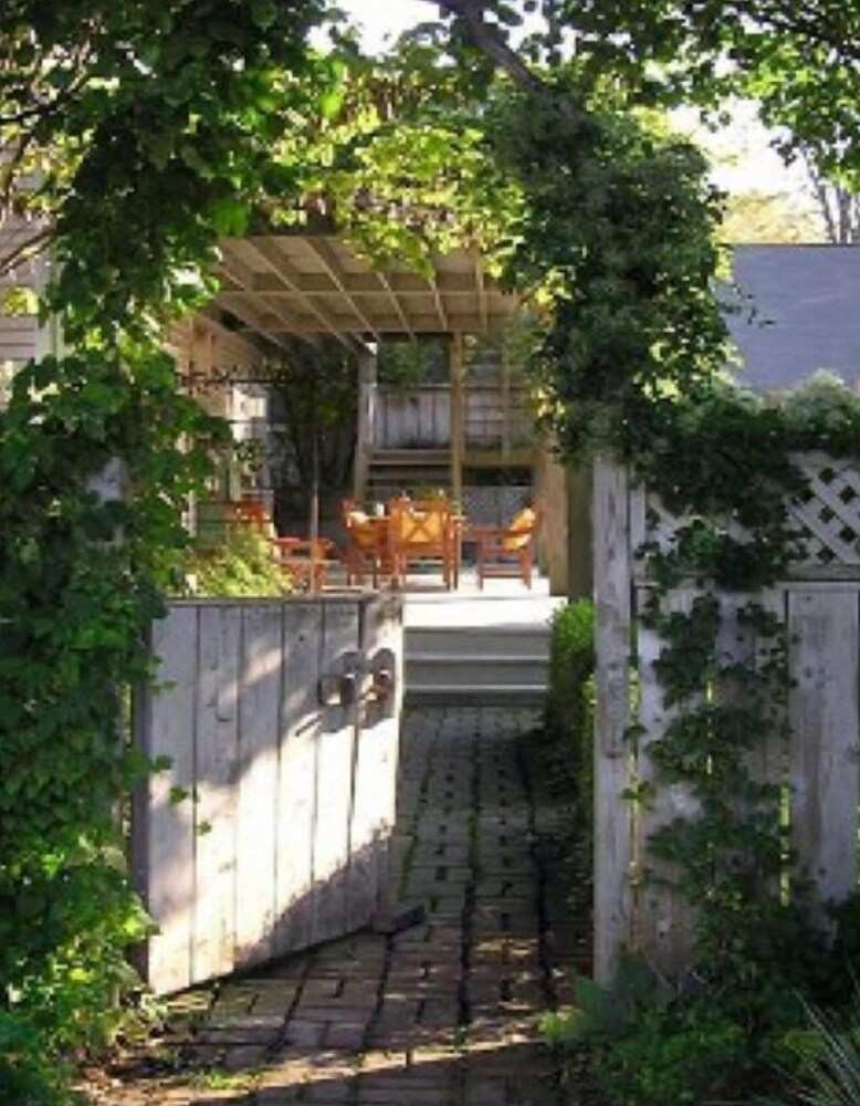 The Guesthouse Perrysburg-East side