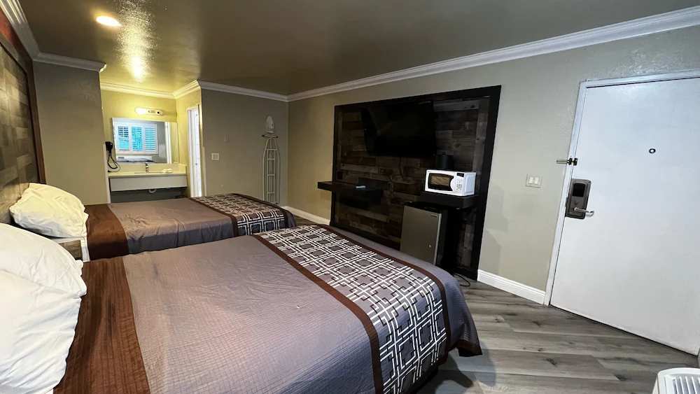New American Inn and Suites