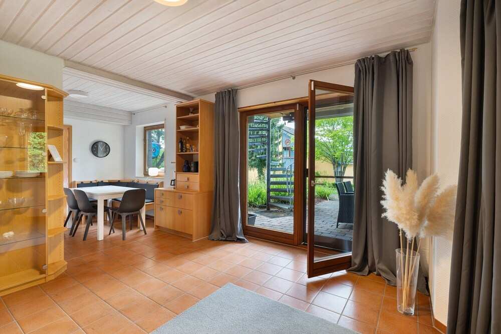 Haus Ersfeld – Tuinappartement met Privéterras, Gezamenlijke Tuin en Wifi