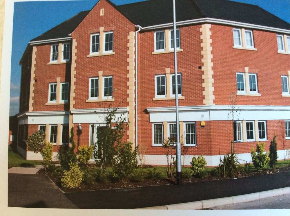 BEAUTIFUL BRIGHT MODERN GROUND FLOOR APARTMENT,PARKING, WIFI.