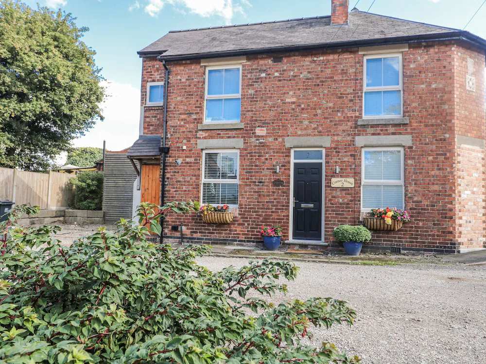 CORNER HOUSE COTTAGE, acceptant les animaux à Ilkeston