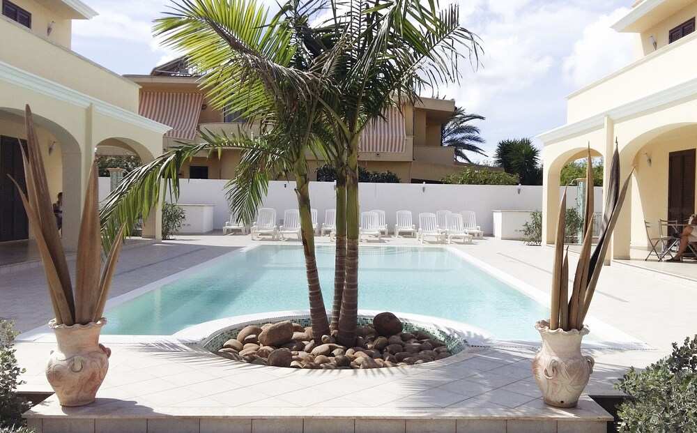 TORTUGA EN VILLA CON PISCINA N. 4 OFERTA DE ÚLTIMA HORA