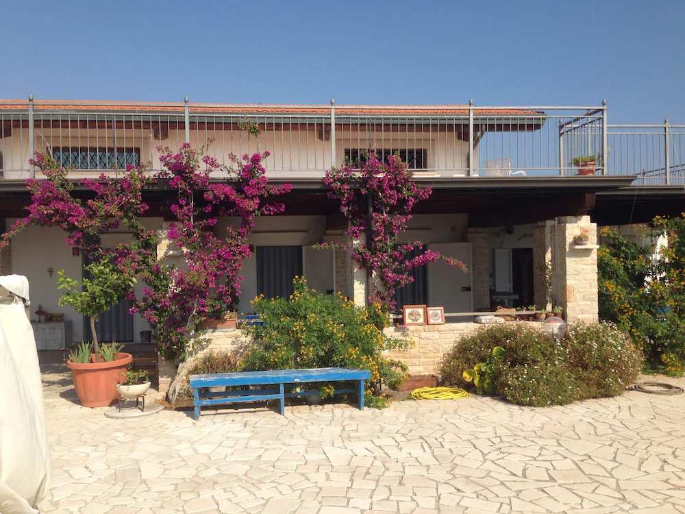 spacieuse villa individuelle avec un accès privé à la mer