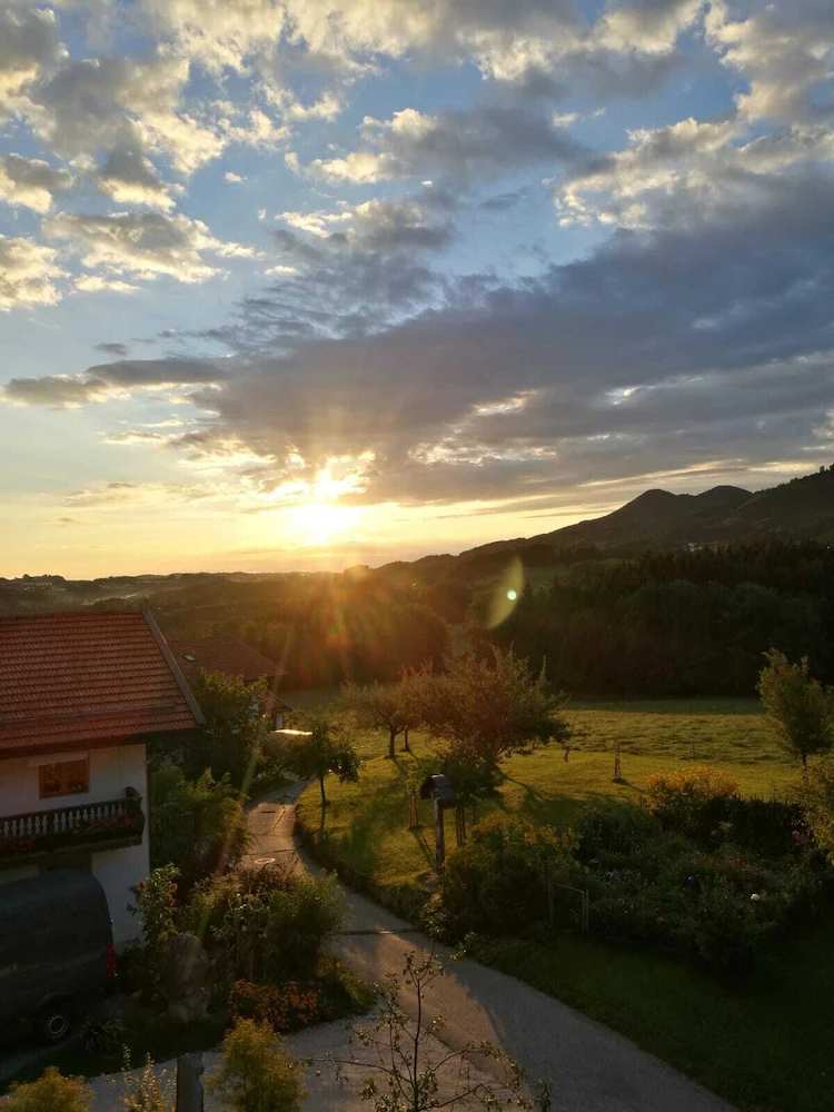 Ferienwohnung Da Dachstui 60 Qm,1 Schlafzimmer, Wohnschlafraum, bis 6 Personen
