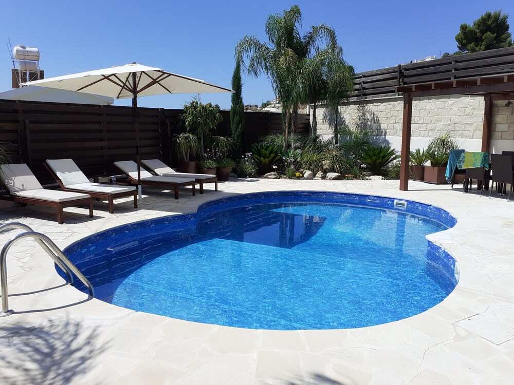 2 Bedroom Villa With Private Pool In Peaceful Residential Area.