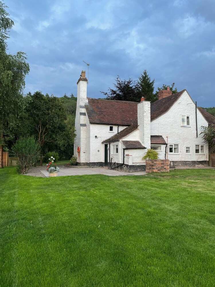 Semi-detached cottage set on the banks of the River Severn near to Ironbridge