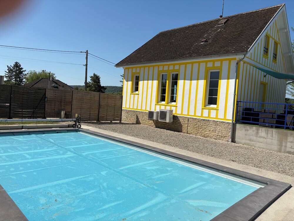 Casa da 2 a 6 persone in un bellissimo parco con piscina privata riscaldata