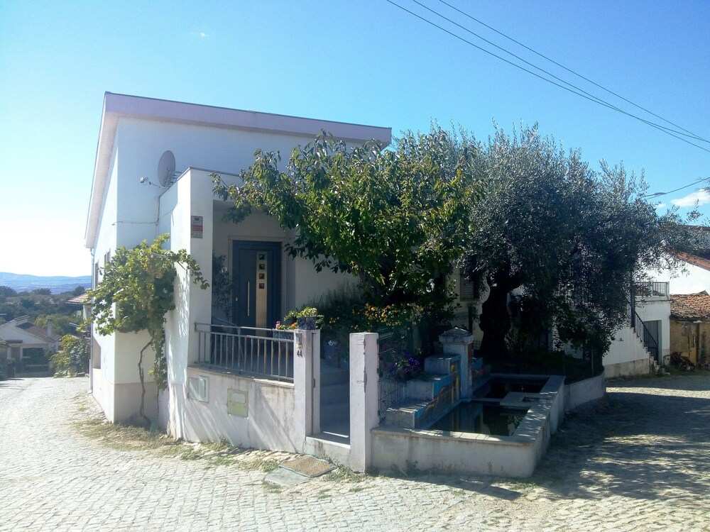 Casa da Oliveira - Alojamento Local.- Uma Casa Inteira só Para si