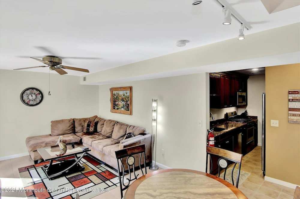 Beach Block Retreat w/Patio, Off Street Parking, Linens & Towels, Beach Gear