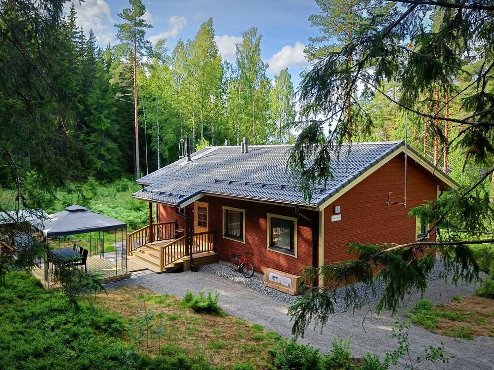 Villa Maria. New comfortable 2BR cottage with sauna and BBQ Hut.