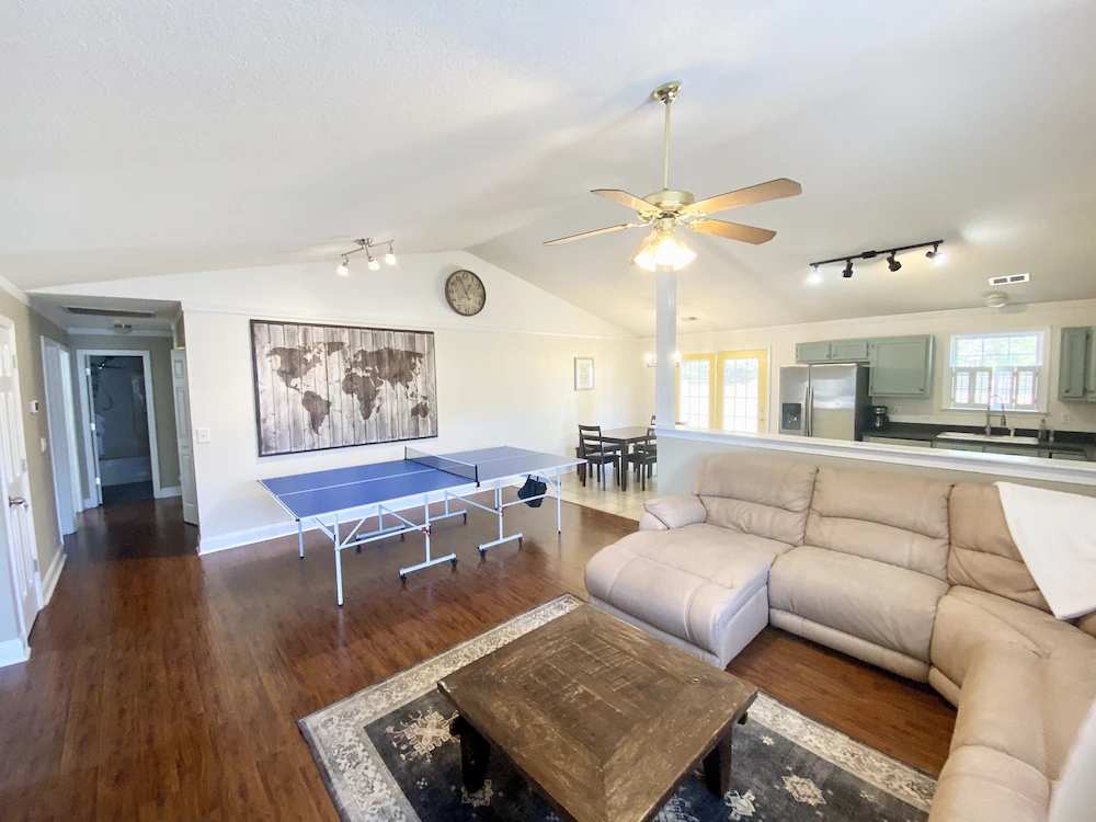 Kid friendly with playset and pingpong! Central and safe location!