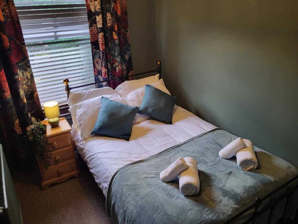 Stunning, Spacious & Lovely 2 bedroom House