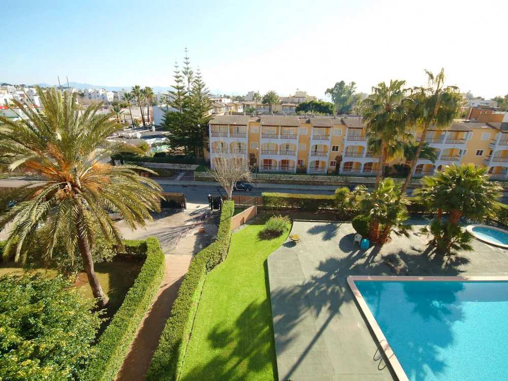 Cozy apartment with pool and at 100 meters from the beach of Alcudia Puerto