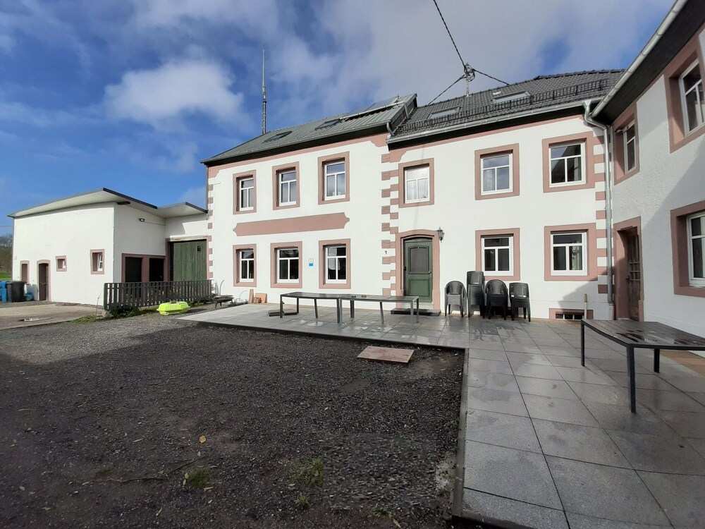 Vakantiehuis Eifel - grote gemeenschapsruimte- 15 slaapkamers - alleengebruik